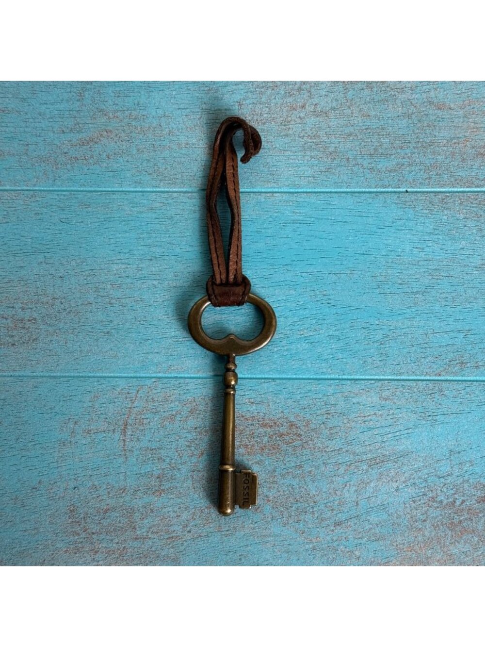 Vintage Fossil Brass Skeleton Key Bag Charm Leather EUC